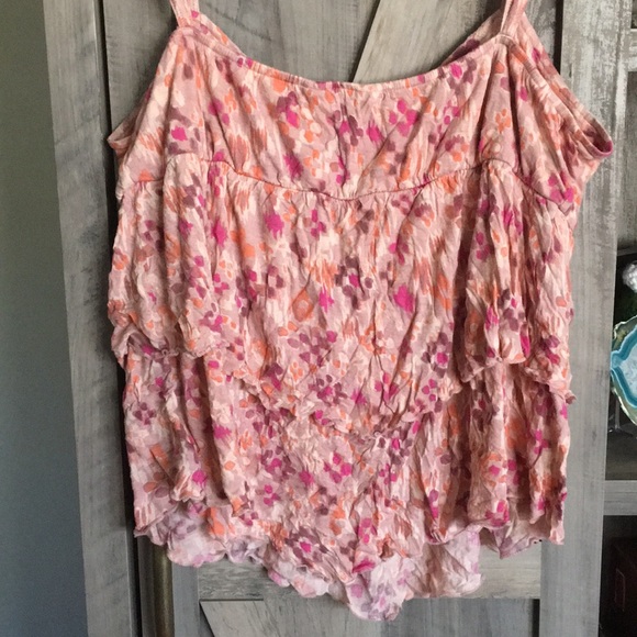 Angled Flowy Crop Top - Picture 4 of 4